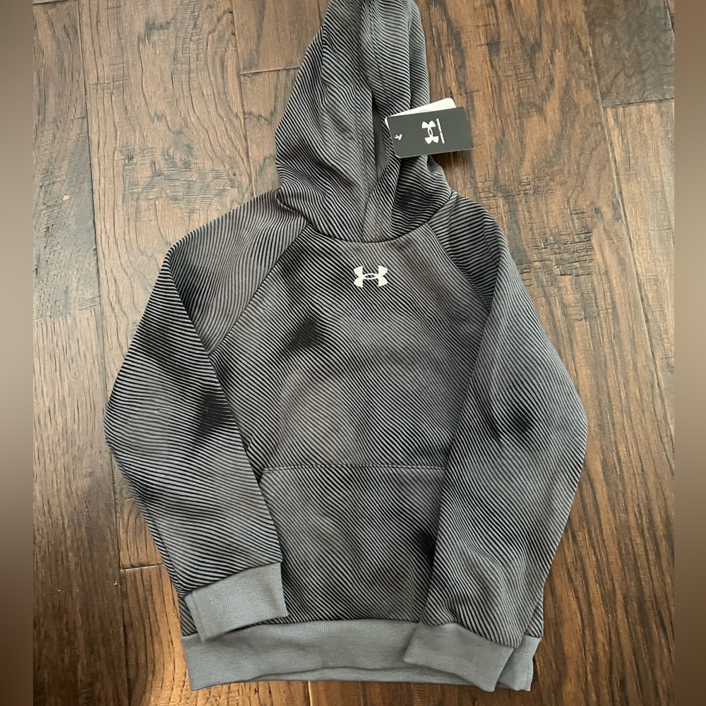 New with tags! Under Armour hooded sweatshirt. YSM